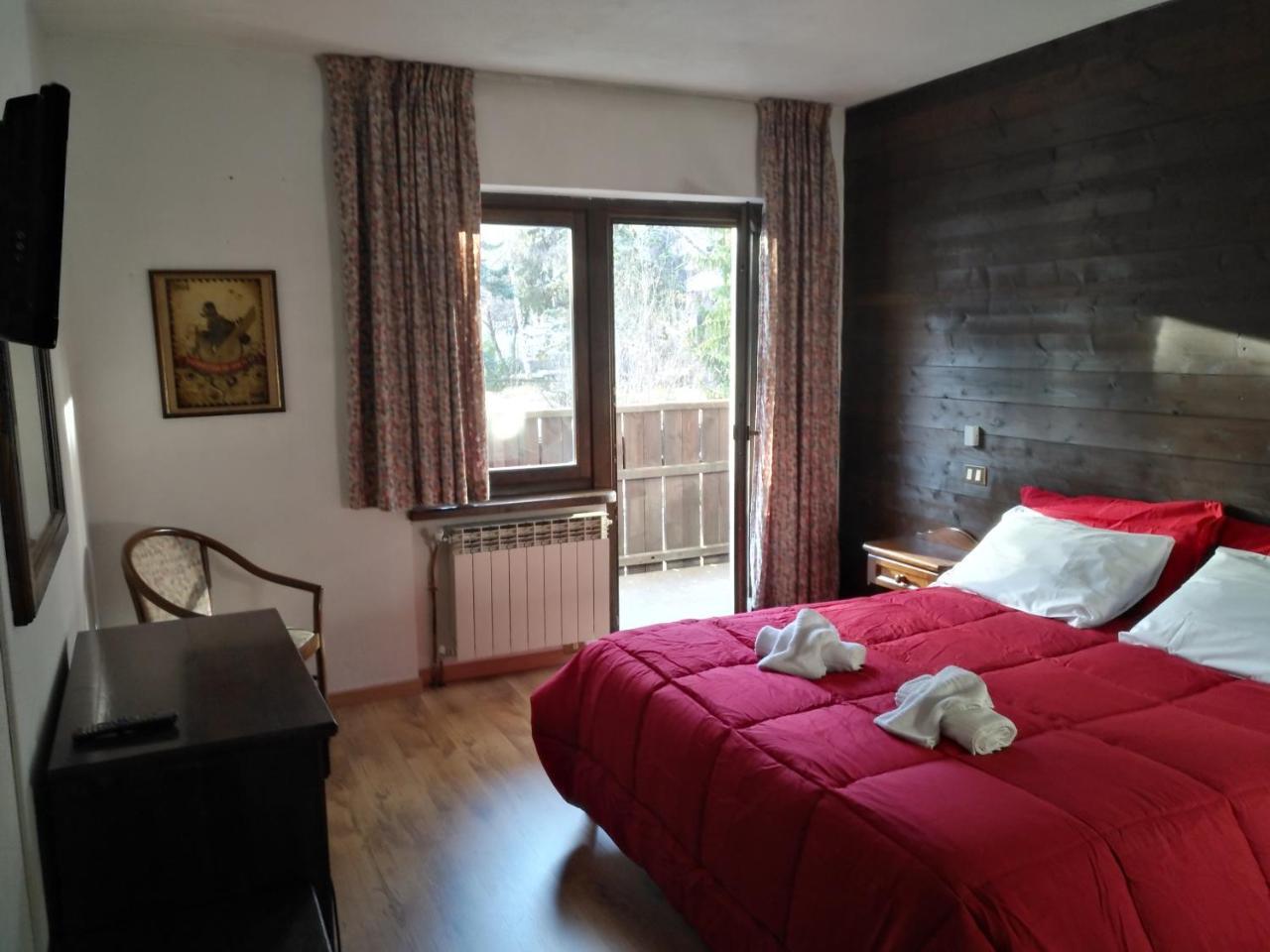 Hotel I Larici Бардонеккія Екстер'єр фото
